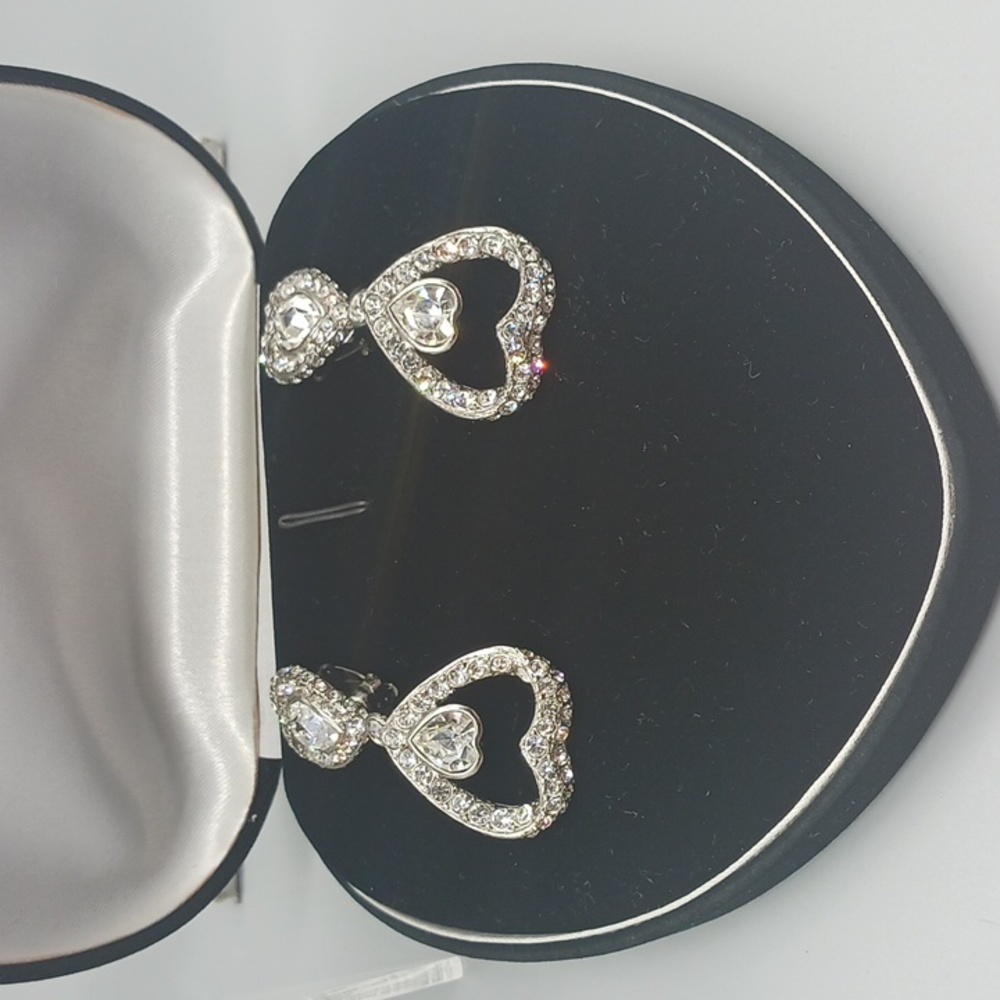 ❣️❣️SUPER RARE ❣️❣️LARGE CHRISTIAN DIOR BOUTIQUE VINTAGE CLIP ON EARRINGS